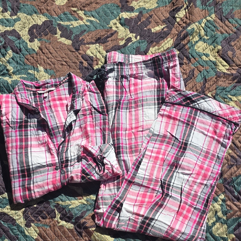 Victoria's Secret Pink Black White Plaid Pajama Set. XL Long